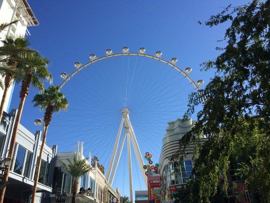 The LINQ Promenade